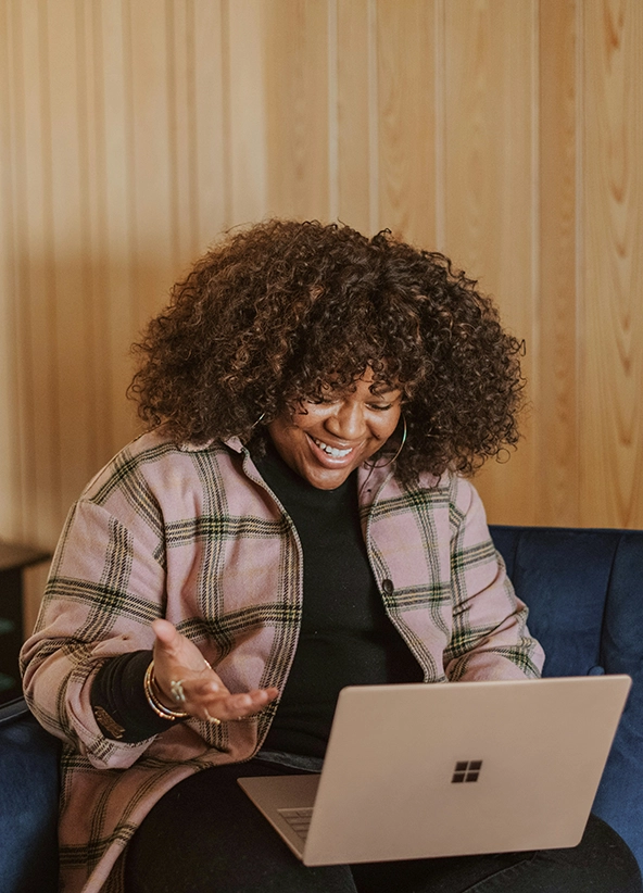 Student completing rhetorix lab assignment